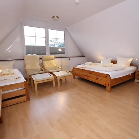 In Auf Sylt, Cleaning Included شقة